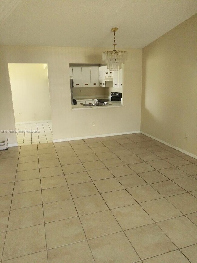 Foto del edificio - 430 NE 210th Cir Terrace