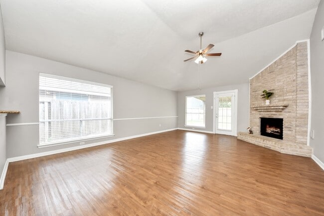 Photo - 15739 Oak Mountain Drive Unit House