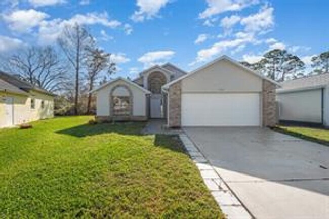 Building Photo - 3 Bedroom / 2 Bath Home Available Now in P...