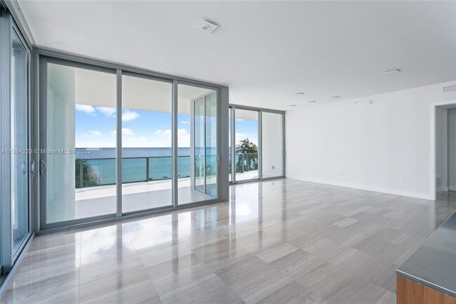 Building Photo - 6901 Collins Ave