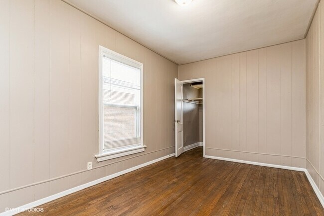 Building Photo - 8932 S PARNELL Ave