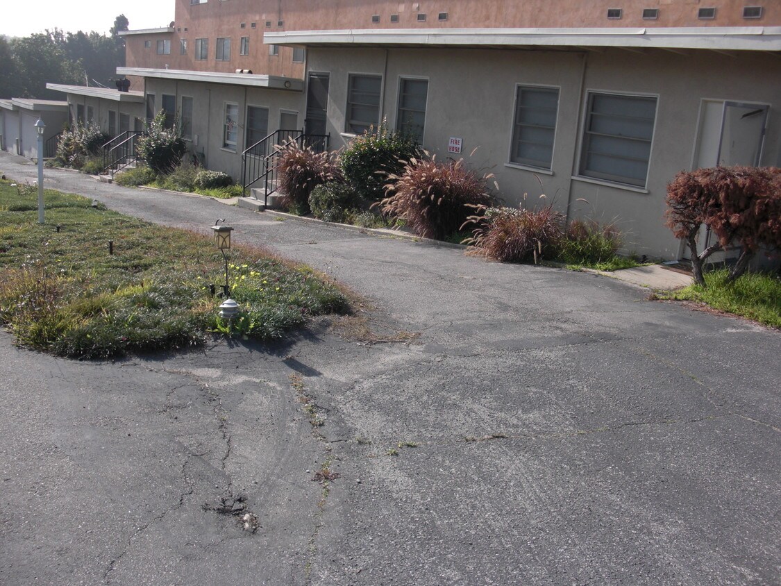 Primary Photo - 720-722 E Imperial Ave