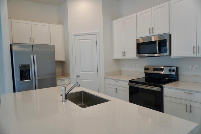 Foto del edificio - 2051 Punch Bowl Ave