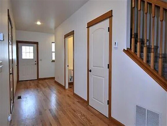 Building Photo - Bozeman sweet home