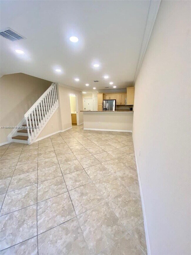 Foto del edificio - 4935 SW 66th Terrace