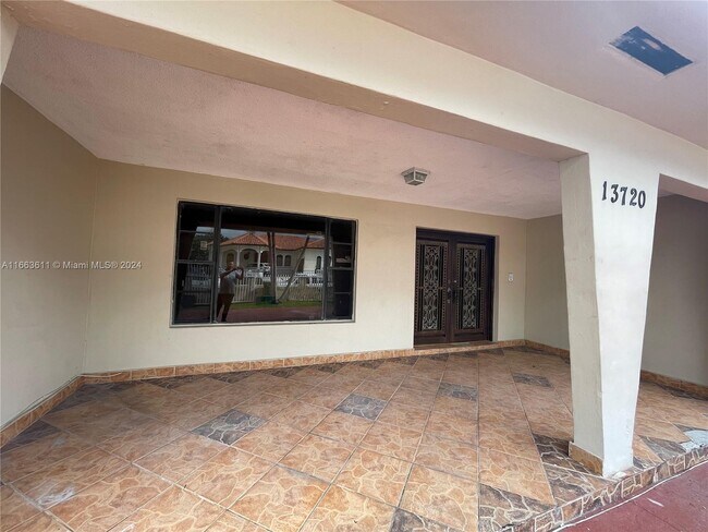 Foto del edificio - 13720 SW 32nd St