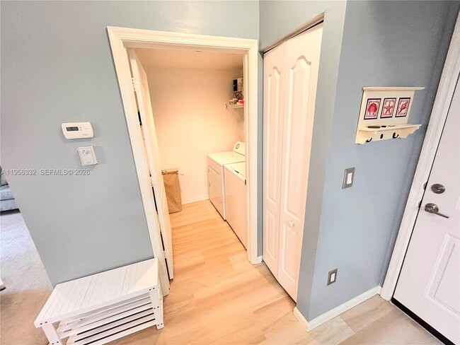 Building Photo - 5050 Fairways Cir