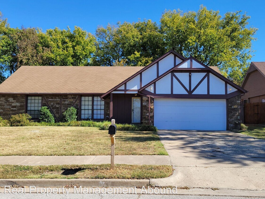 Foto principal - 3 br, 2 bath House - 2815 S 140 E Ave