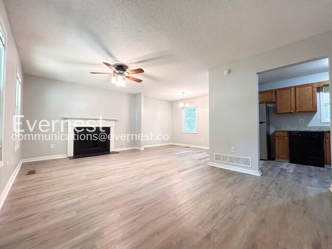 Building Photo - 229 Hampton Dr