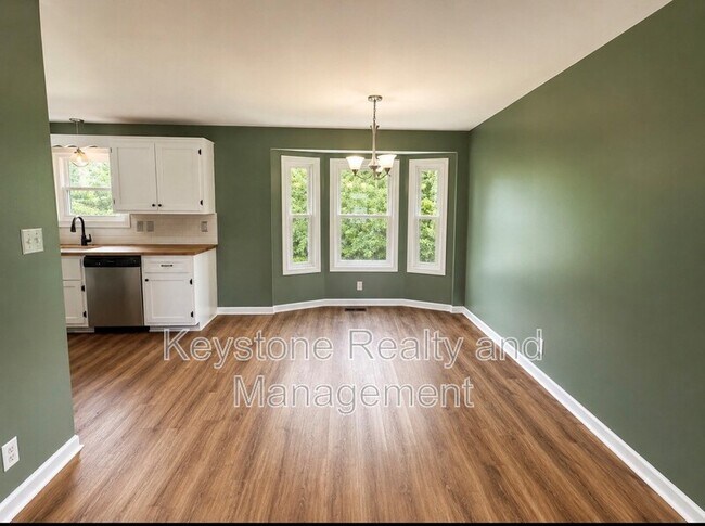 Foto del edificio - 1318 Chucker Dr