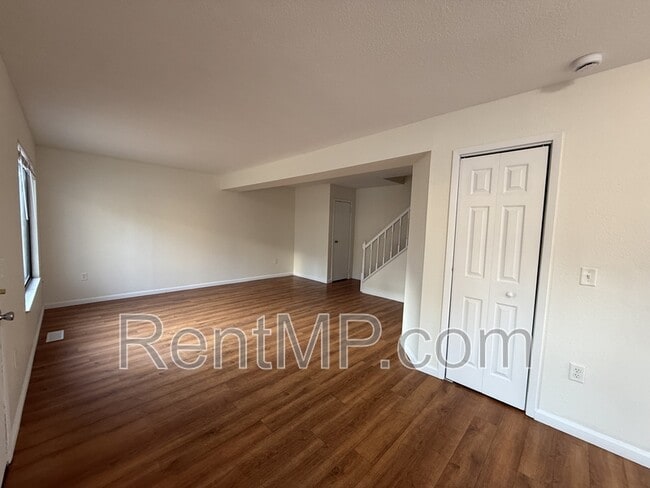 Building Photo - 1825 S Crawford - Unit E09