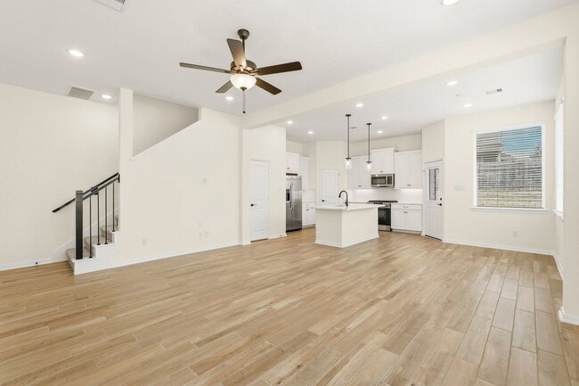 Building Photo - 106 W Coralburst Lp