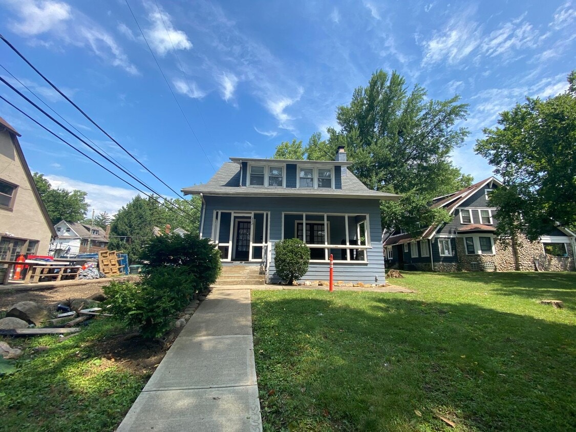 Foto principal - 252 E 17th Ave