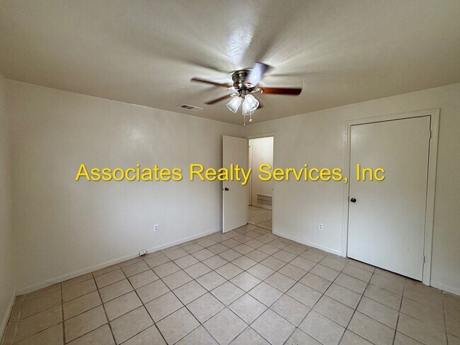 Foto del edificio - 3 Bed/1 bath SF Home in Hawthorne- MUST SEE!