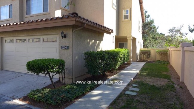 Foto del edificio - 1020 Baywood Cir #A