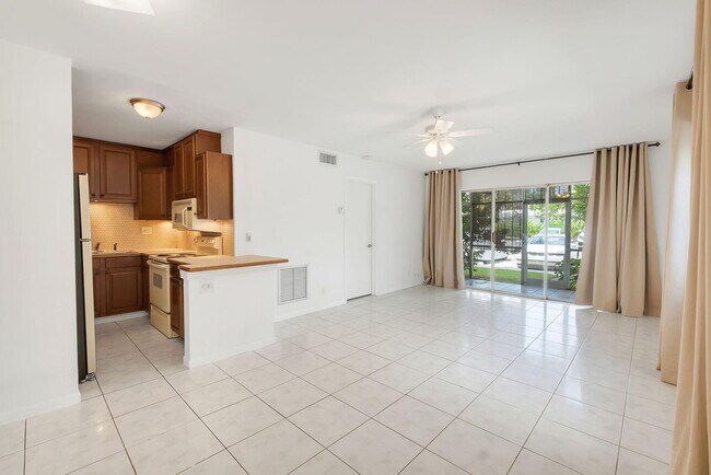 Foto del edificio - 3040 NE 16th Ave