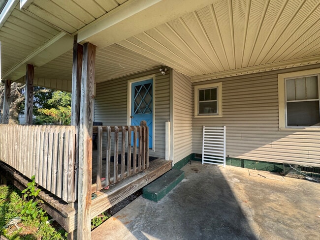 822 Ford Ave