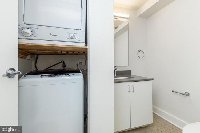 Foto del edificio - 303 Vine St