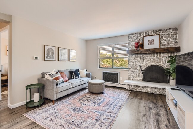 Photo - 1008 Corona St Apartment