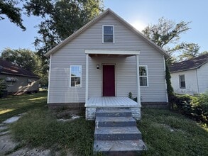 Building Photo - 1317 S Cherry St