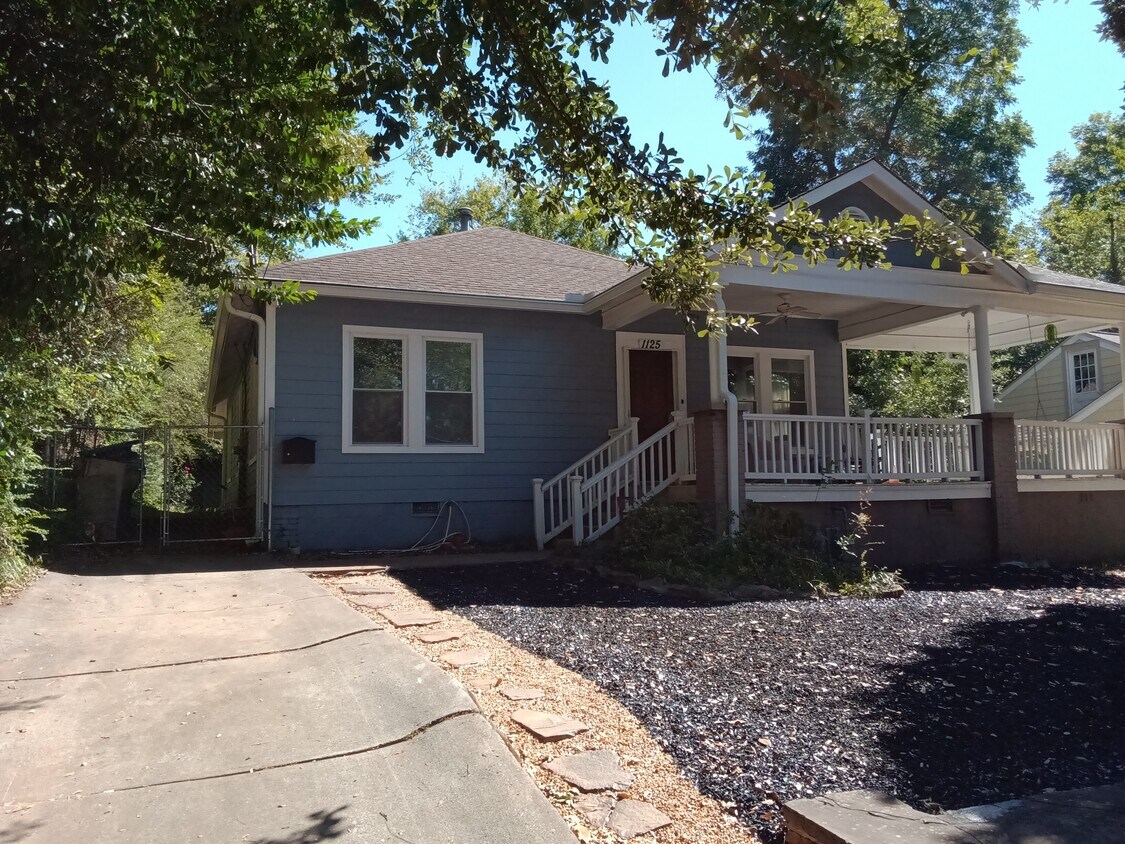 Front - 1125 State St NW