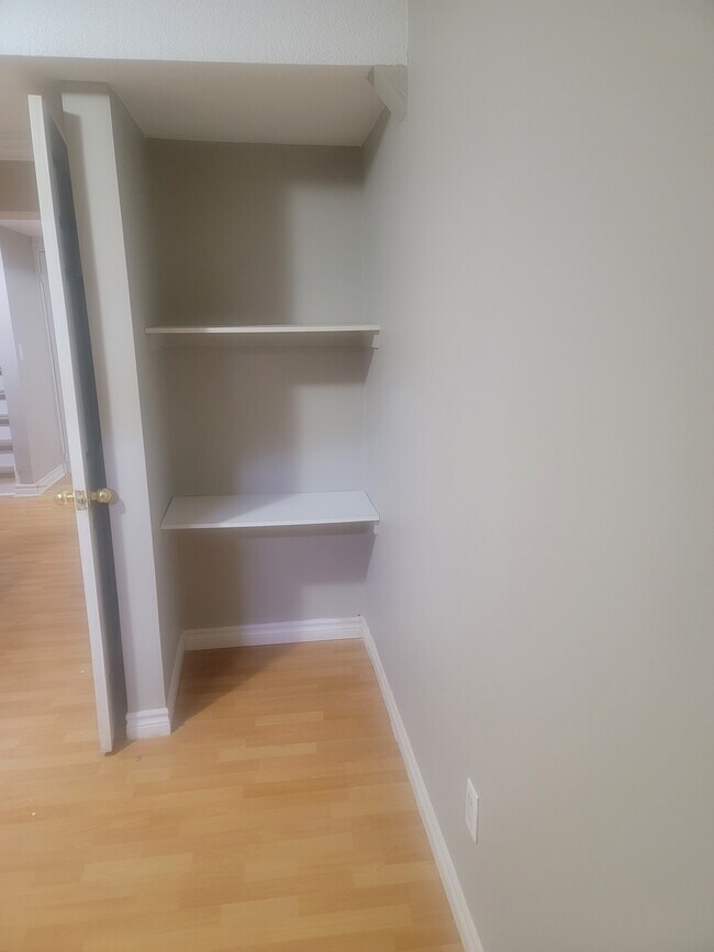 Photo du bâtiment - 54 Crystalview Cres