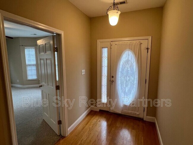 Foto del edificio - 2432 Pine Marten Way NW