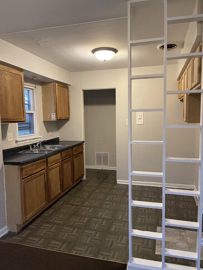 Foto del edificio - 4341 E 11th Pl