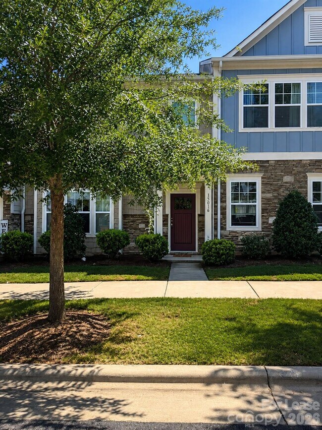 Foto del edificio - 15016 Meacham Farm Dr