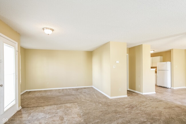 Building Photo - 913 Harbon Dr