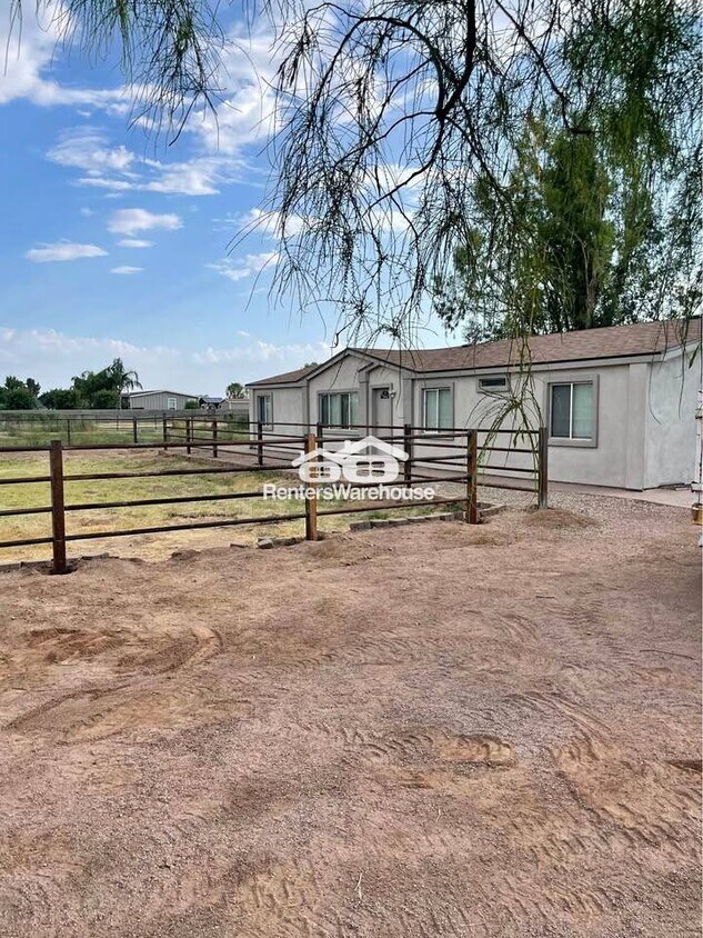 Foto principal - 39942 N Kennedy Dr