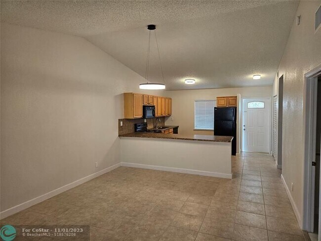 Foto del edificio - 4729 NW 4th Terrace