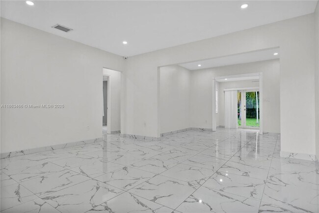Foto del edificio - 820 NW 31st Ave