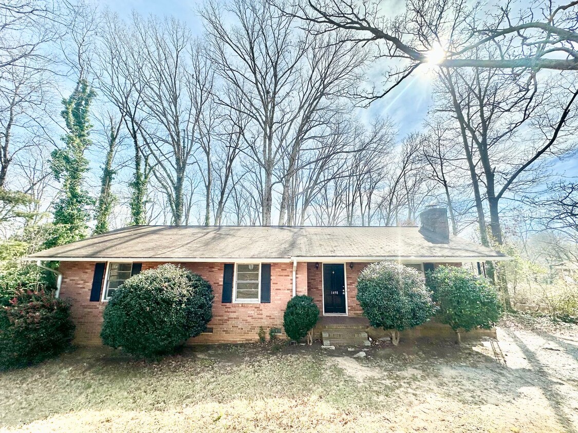 Primary Photo - 1498 Greenwood Ln