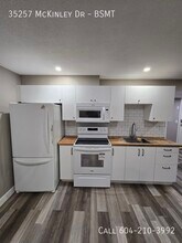 Building Photo - 35257 McKinley Dr