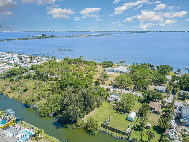 Building Photo - 475 S Banana River Dr