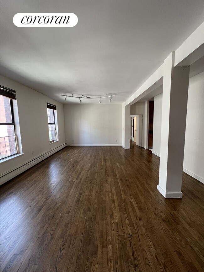 Building Photo - 314 W 94th St