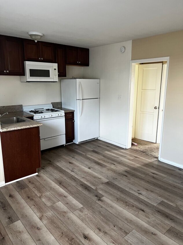 Foto principal - 8861 Venice Blvd