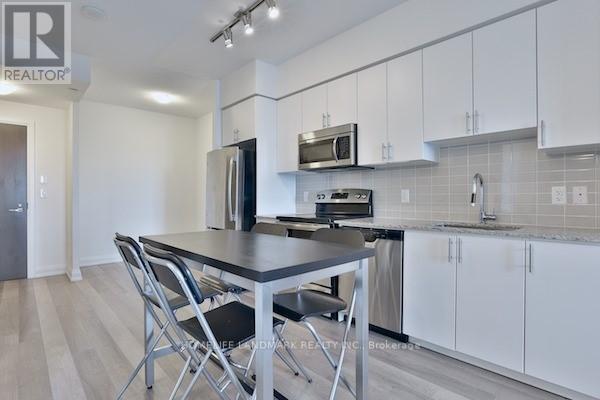 Photo du bâtiment - 7161 Yonge St