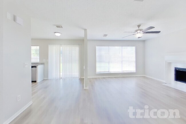Foto del edificio - 3115 Granite Lake Dr