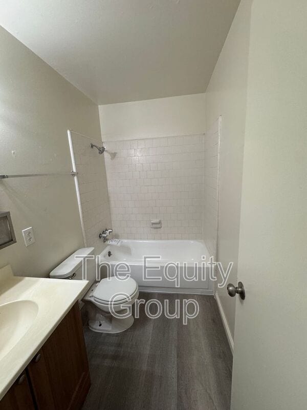 Building Photo - 404 N West St