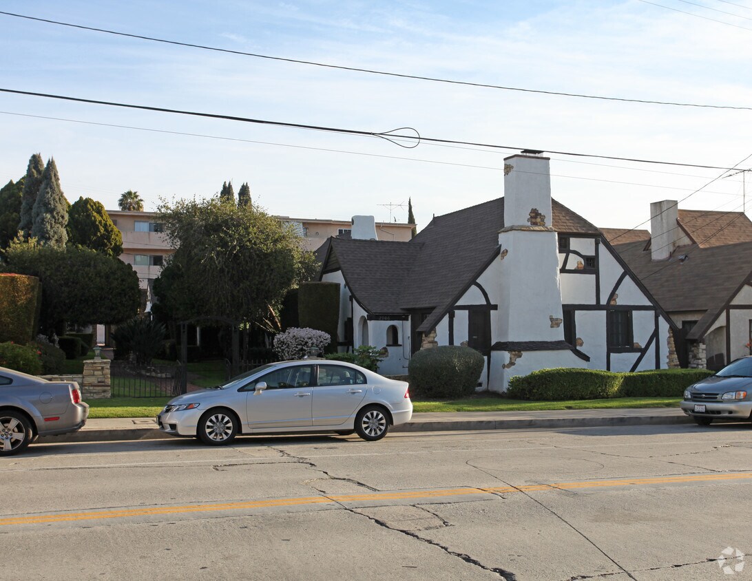 Building Photo - 2906-2912 Griffith Park Blvd
