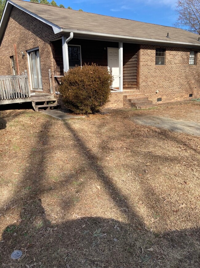 Building Photo - 211 Butterfly Dr