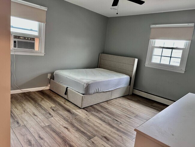 Foto del edificio - 107 Fairview Ave