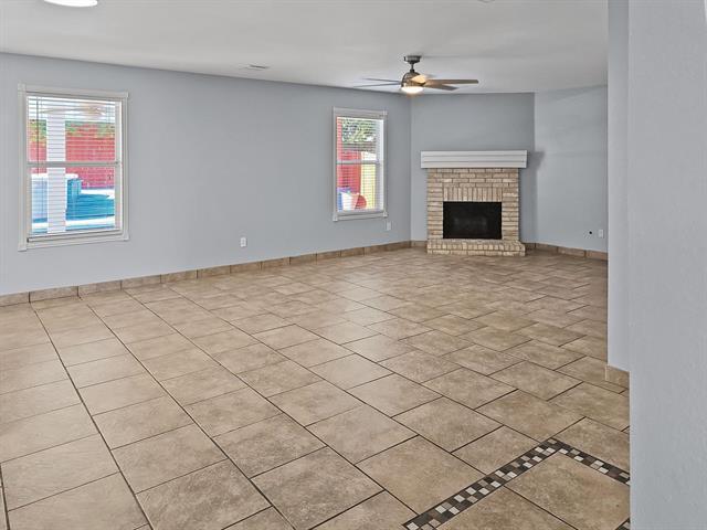 Building Photo - 4602 Green Meadow Dr