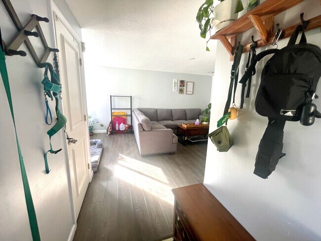 Foto del edificio - 310 Brittany Farms Rd