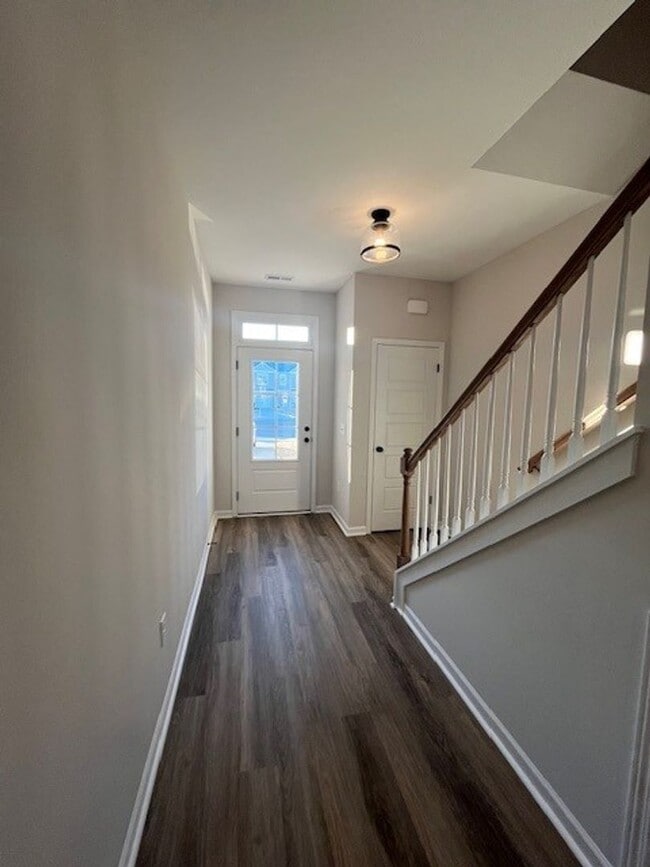 Building Photo - Brand New 3 bedroom 2.5 bath townhome in Leland area