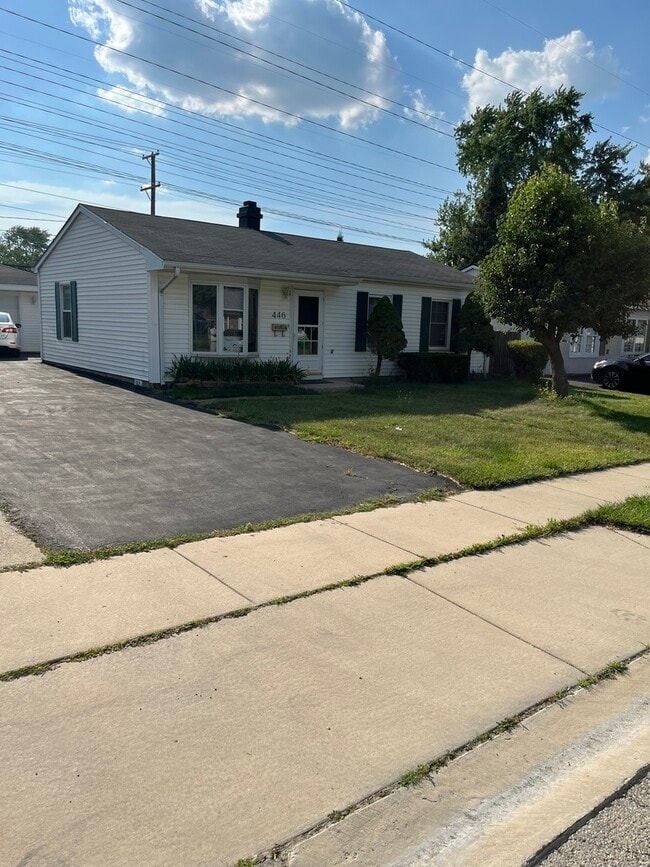 Building Photo - 446 Montrose Dr