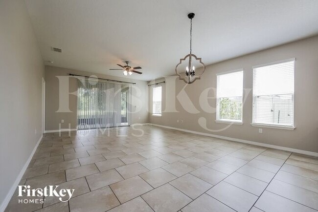 Building Photo - 2390 Sequoia Way