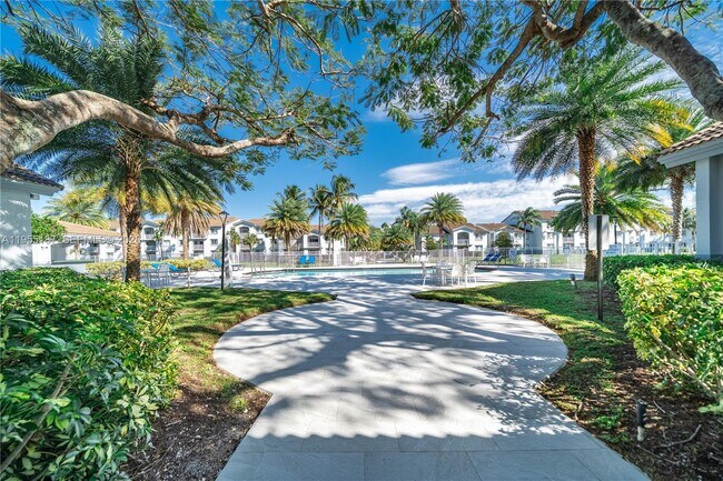 Building Photo - 2640 S University Dr